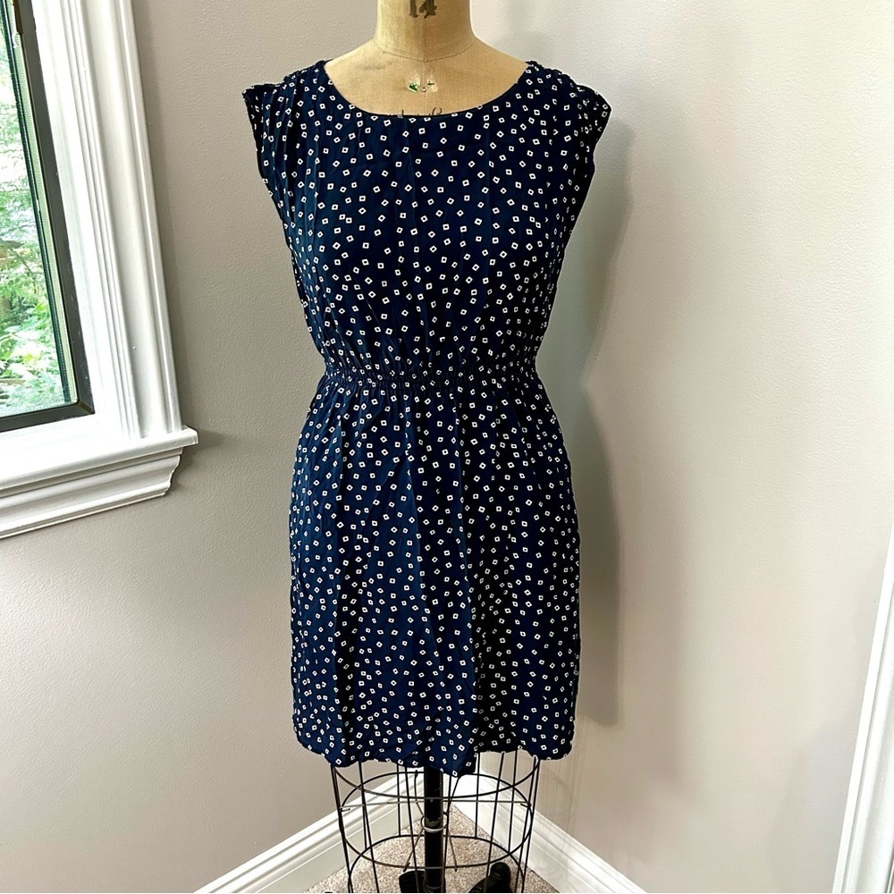 Tommy Hilfiger Women’s Navy Blue & White Geometric Print 100% silk Dress Sz 4